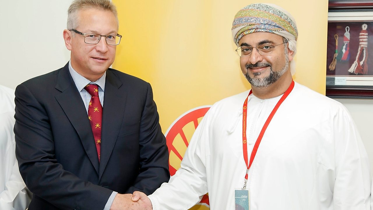 two men shaking hand