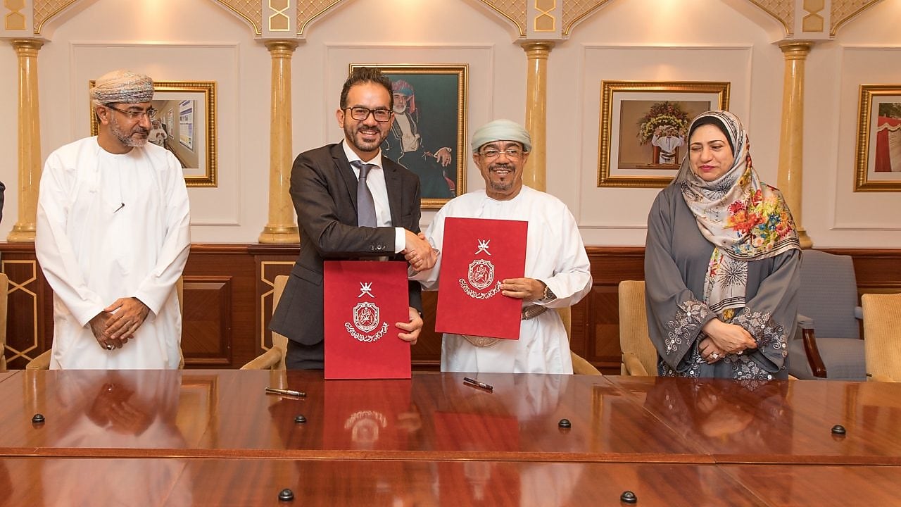 Oman Shell Country Chairman at the signing ceremony